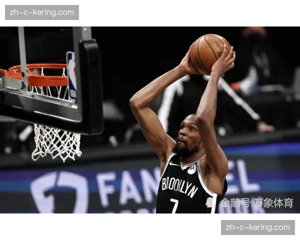 热火队27胜25负暂列东部第七 防守韧性成为球队特色标签 热火队27胜25负暂列东部第七 防守韧性成为球队特色标签